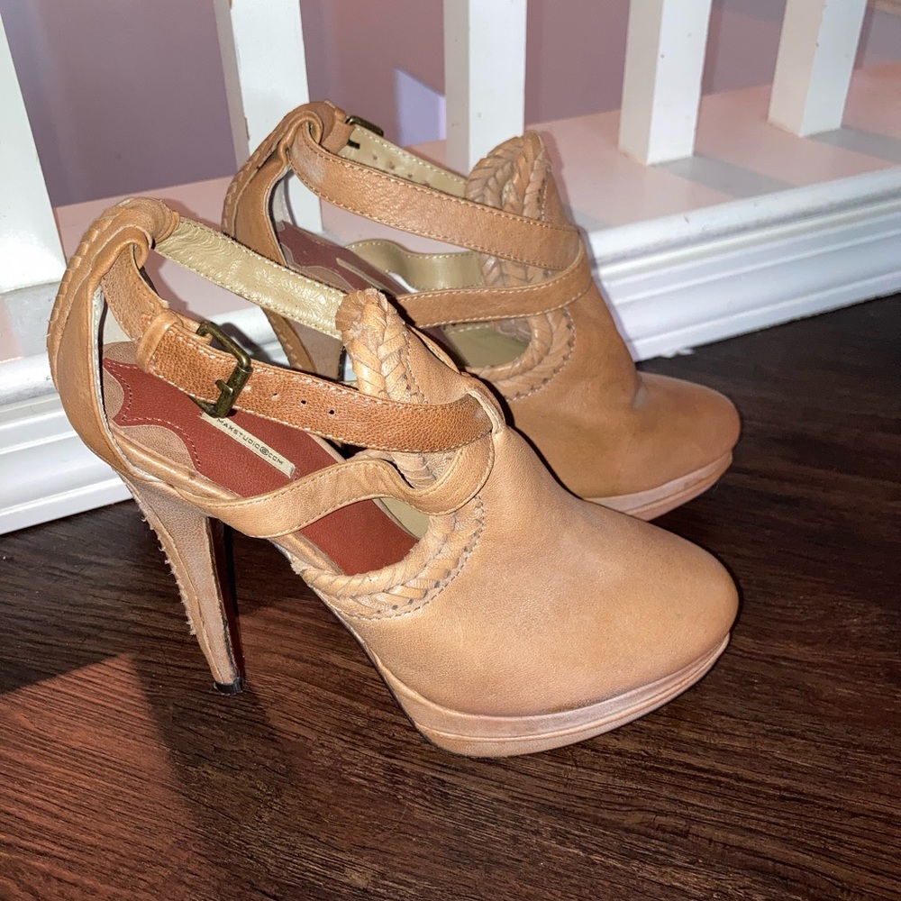 Max studio Women's camel color High Heel Platform Pumps with Braided Straps size